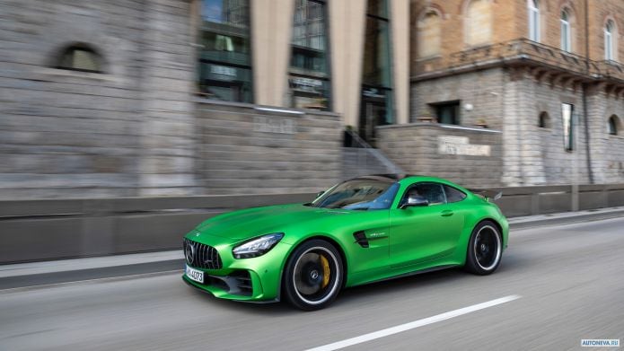 2020 Mercedes-Benz AMG-GT R - фотография 14 из 40