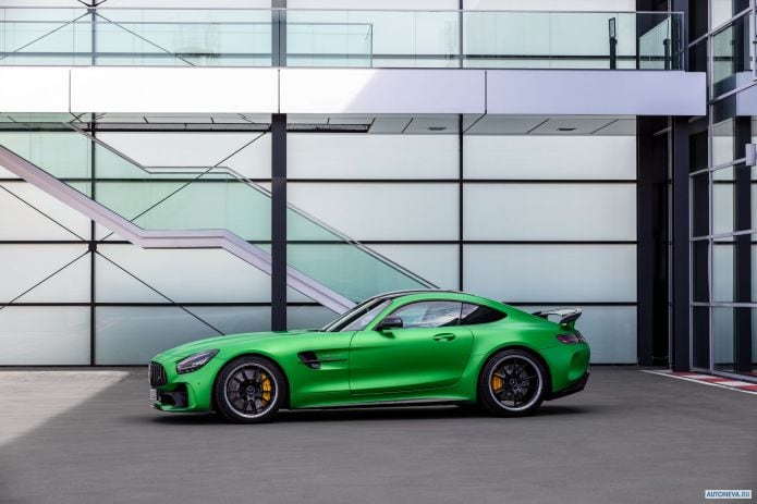 2020 Mercedes-Benz AMG-GT R - фотография 16 из 40