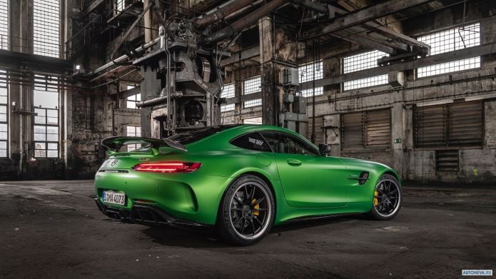 2020 Mercedes-Benz AMG-GT R - фотография 18 из 40 2020 Mercedes-Benz AMG-GT R - фотография 18 из 40