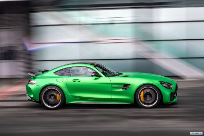 2020 Mercedes-Benz AMG-GT R - фотография 19 из 40