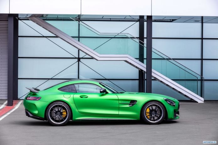 2020 Mercedes-Benz AMG-GT R - фотография 21 из 40