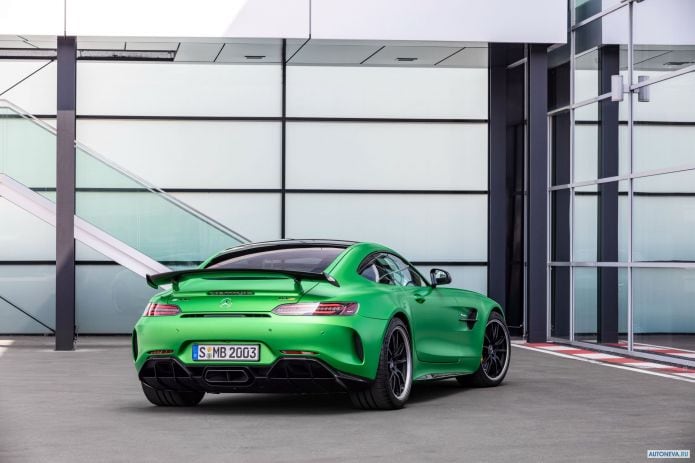2020 Mercedes-Benz AMG-GT R - фотография 24 из 40