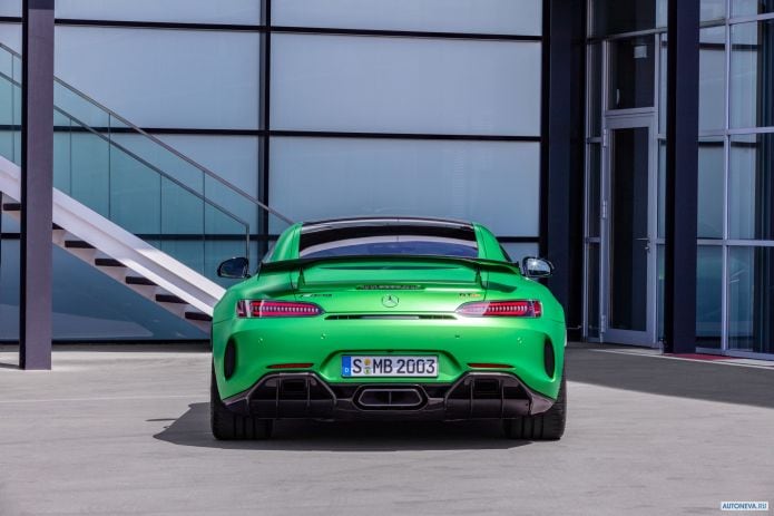 2020 Mercedes-Benz AMG-GT R - фотография 27 из 40