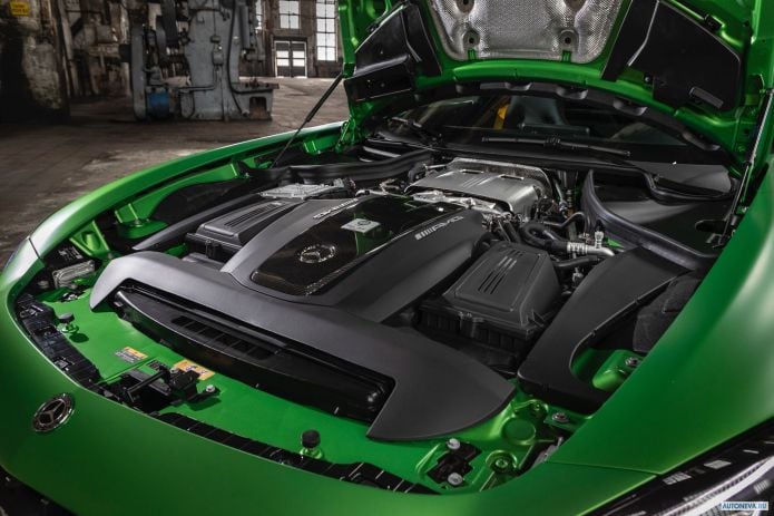 2020 Mercedes-Benz AMG-GT R - фотография 33 из 40 2020 Mercedes-Benz AMG-GT R - фотография 33 из 40