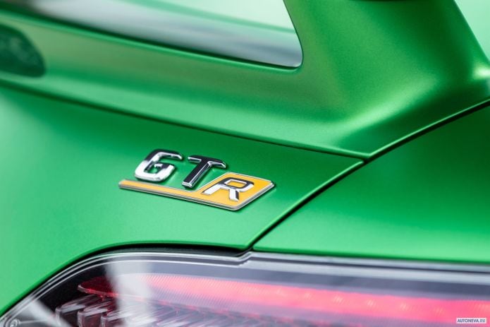 2020 Mercedes-Benz AMG-GT R - фотография 38 из 40