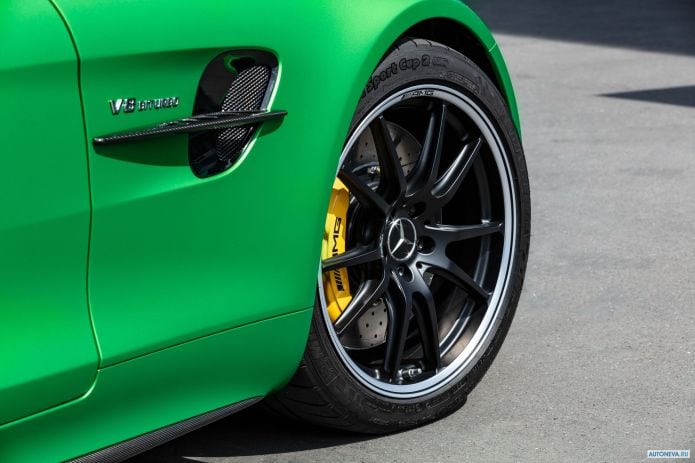 2020 Mercedes-Benz AMG-GT R - фотография 40 из 40