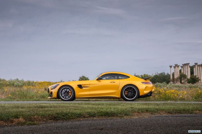 2020 Mercedes-Benz AMG-GT R NA - фотография 14 из 40