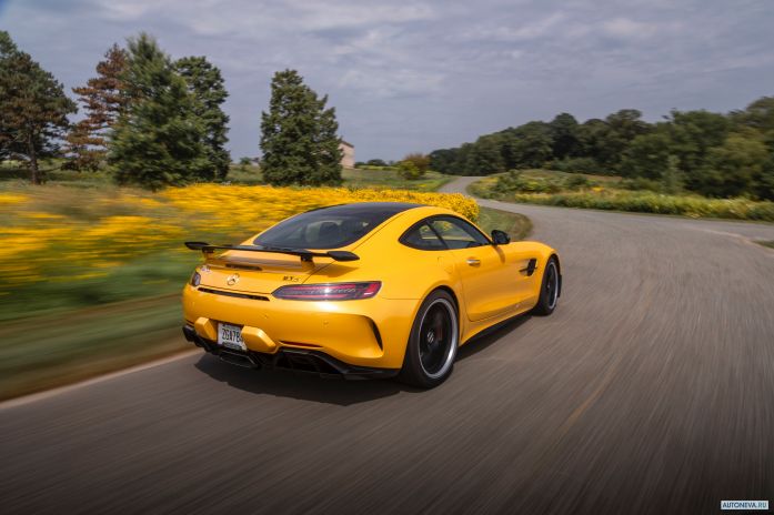 2020 Mercedes-Benz AMG-GT R NA - фотография 18 из 40