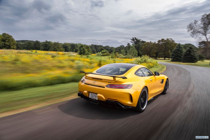 2020 Mercedes-Benz AMG-GT R NA - фотография 19 из 40