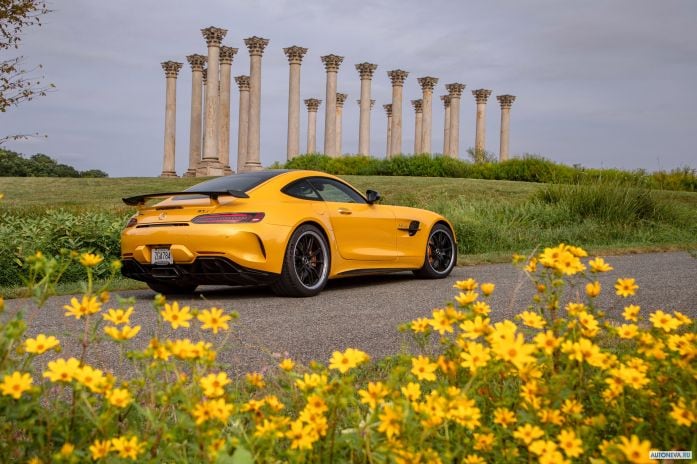 2020 Mercedes-Benz AMG-GT R NA - фотография 22 из 40