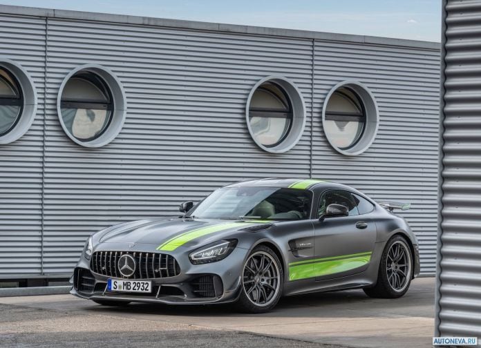 2020 Mercedes-Benz AMG-GT R Pro - фотография 2 из 26