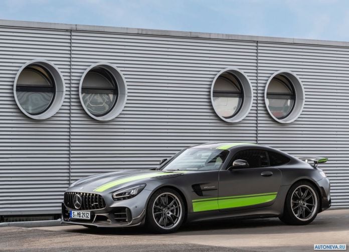 2020 Mercedes-Benz AMG-GT R Pro - фотография 3 из 26