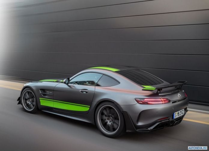 2020 Mercedes-Benz AMG-GT R Pro - фотография 14 из 26