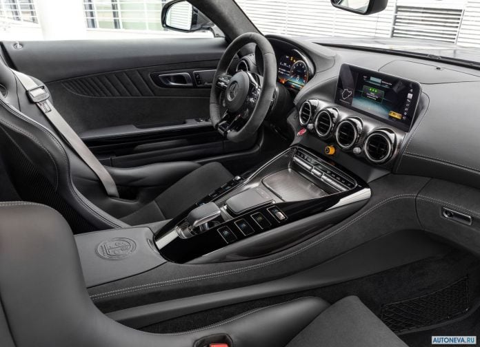 2020 Mercedes-Benz AMG-GT R Pro - фотография 17 из 26