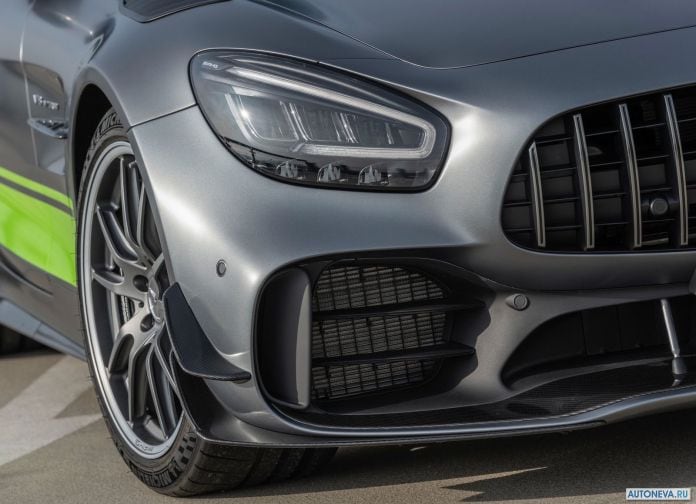 2020 Mercedes-Benz AMG-GT R Pro - фотография 20 из 26