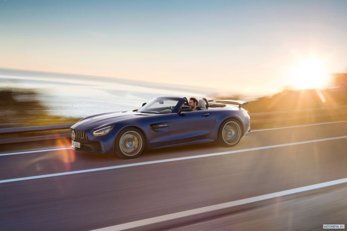2020 Mercedes-Benz AMG-GT R Roadster - фотография 10 из 39