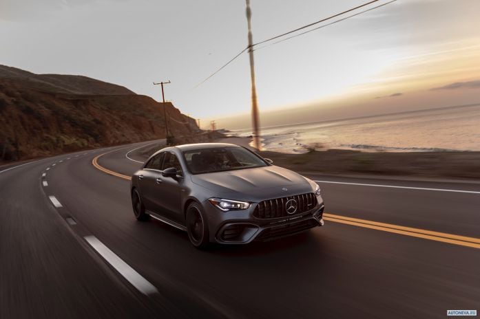 2020 Mercedes-Benz CLA45 4MATIC+ - фотография 7 из 40