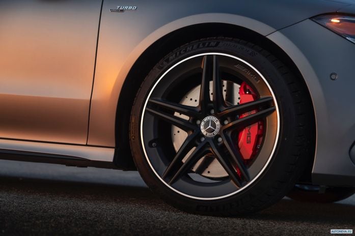 2020 Mercedes-Benz CLA45 4MATIC+ - фотография 33 из 40