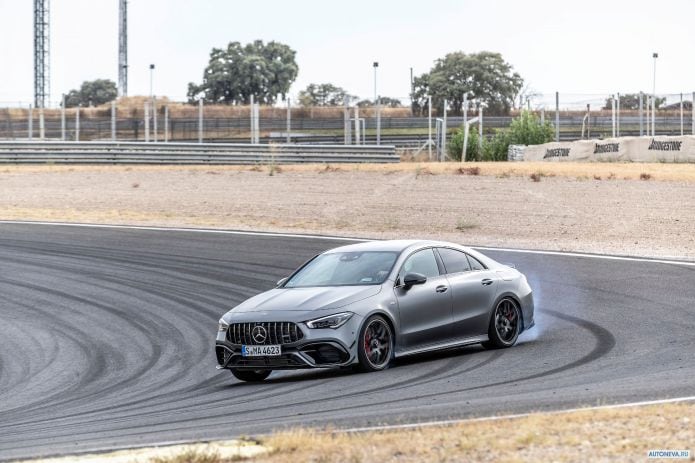 2020 Mercedes-Benz CLA45 S AMG 4MATIC Aerodynamic Package - фотография 12 из 40 2020 Mercedes-Benz CLA45 S AMG 4MATIC Aerodynamic Package - фотография 12 из 40