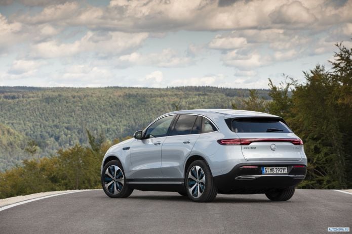 2020 Mercedes-Benz EQC 400 4MATIC - фотография 19 из 40