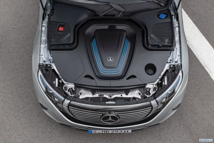 2020 Mercedes-Benz EQC 400 4MATIC - фотография 32 из 40