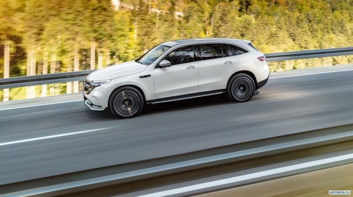 2020 Mercedes-Benz EQC 400 4MATIC AMG line - фотография 14 из 40