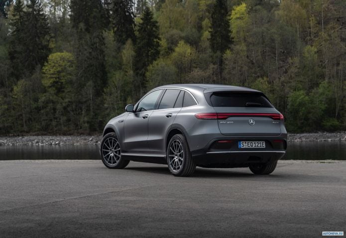 2020 Mercedes-Benz EQC 400 4MATIC AMG line - фотография 17 из 40