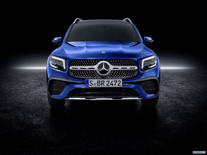 2020 Mercedes-Benz GLB-class 250 AMG-line - фотография 2 из 40