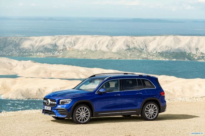 2020 Mercedes-Benz GLB-class 250 AMG-line - фотография 18 из 40