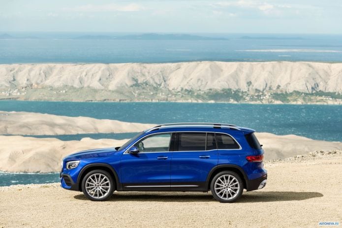 2020 Mercedes-Benz GLB-class 250 AMG-line - фотография 20 из 40