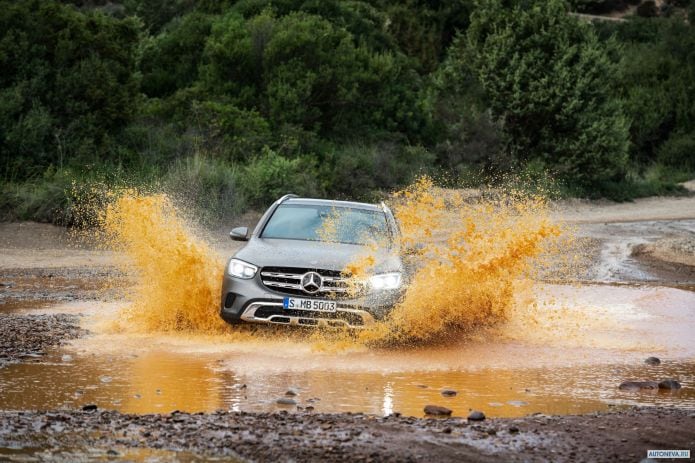 2020 Mercedes-Benz GLC-class 300 4MATIC - фотография 1 из 40 2020 Mercedes-Benz GLC-class 300 4MATIC - фотография 1 из 40