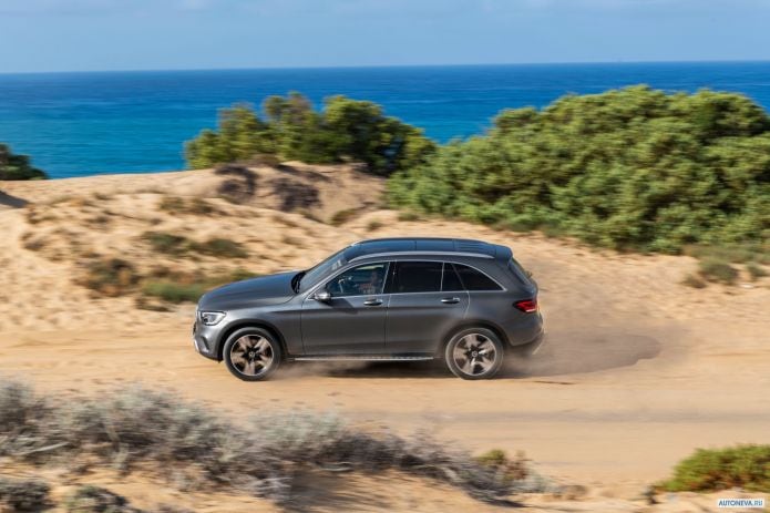 2020 Mercedes-Benz GLC-class 300 4MATIC - фотография 24 из 40