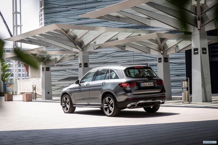 2020 Mercedes-Benz GLC-class 300 4MATIC - фотография 33 из 40