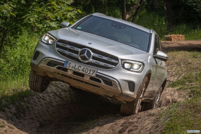 2020 Mercedes-Benz GLC-class 300d 4MATIC - фотография 3 из 13 2020 Mercedes-Benz GLC-class 300d 4MATIC - фотография 3 из 13