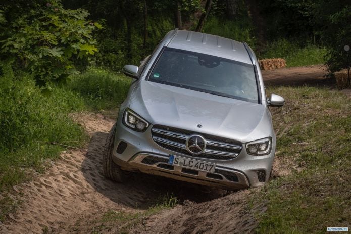 2020 Mercedes-Benz GLC-class 300d 4MATIC - фотография 4 из 13