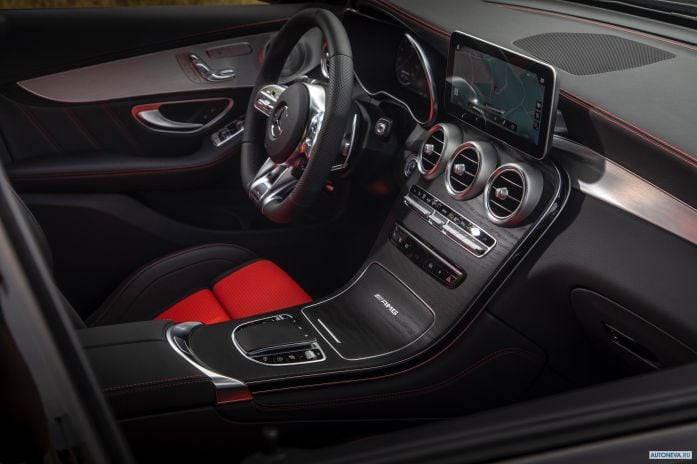 2020 Mercedes-Benz GLC-class AMG 63 4MATIC+ - фотография 24 из 35 2020 Mercedes-Benz GLC-class AMG 63 4MATIC+ - фотография 24 из 35