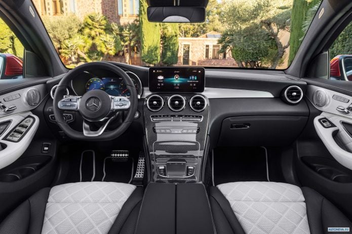 2020 Mercedes-Benz GLC Coupe 300 4MATIC AMG-line - фотография 30 из 40