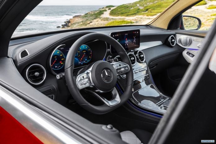 2020 Mercedes-Benz GLC Coupe 300 4MATIC AMG-line - фотография 32 из 40