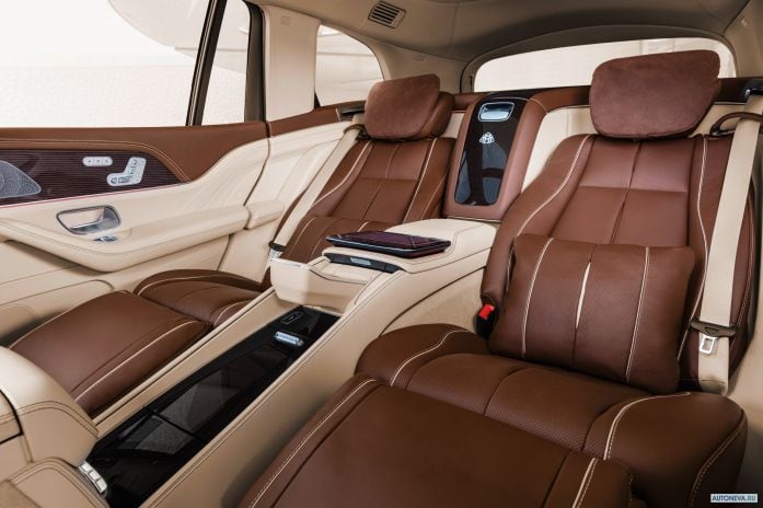 2020 Mercedes-Benz Maybach GLS - фотография 32 из 40 2020 Mercedes-Benz Maybach GLS - фотография 32 из 40