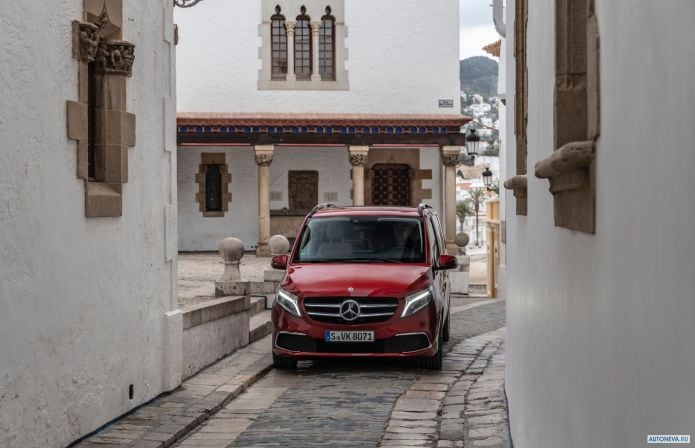 2020 Mercedes-Benz V-class 300D Exclusive Line - фотография 2 из 22