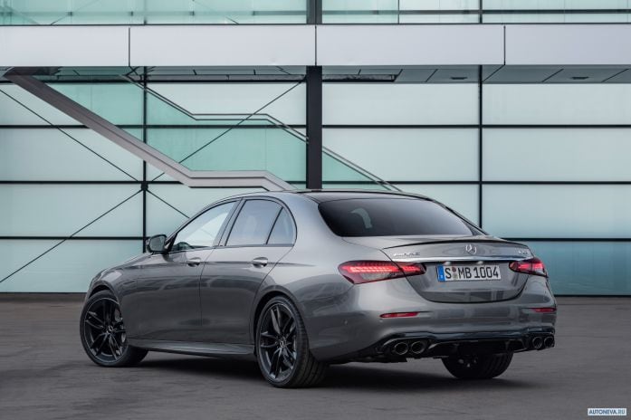 2021 Mercedes-Benz E53 AMG 4MATIC+ - фотография 9 из 19 2021 Mercedes-Benz E53 AMG 4MATIC+ - фотография 9 из 19