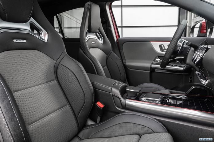 2021 Mercedes-Benz GLA35 AMG - фотография 17 из 29