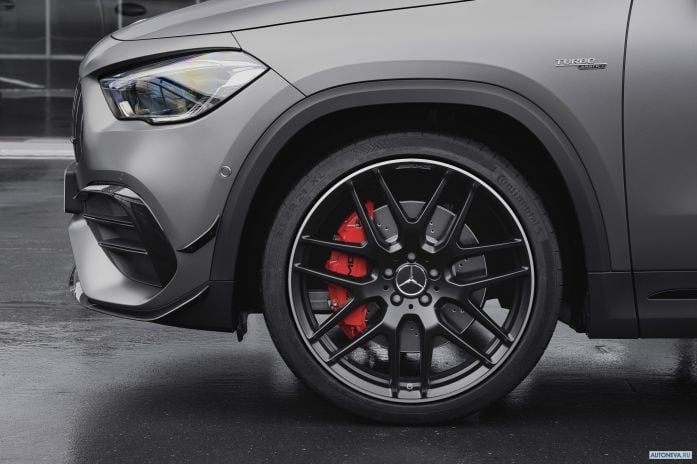 2021 Mercedes-Benz GLA45 S 4MATIC+ - фотография 17 из 22 2021 Mercedes-Benz GLA45 S 4MATIC+ - фотография 17 из 22