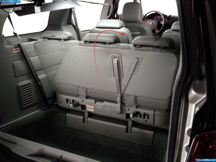 2004 Mercury Monterey Advance Trac - фотография 35 из 94