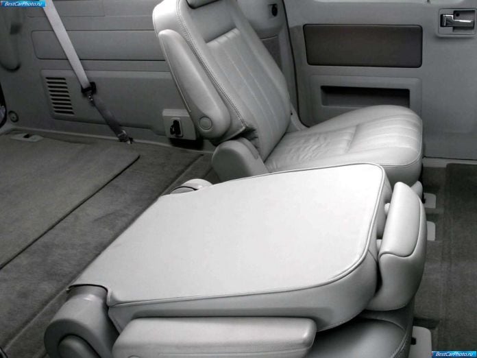 2004 Mercury Monterey Advance Trac - фотография 38 из 94