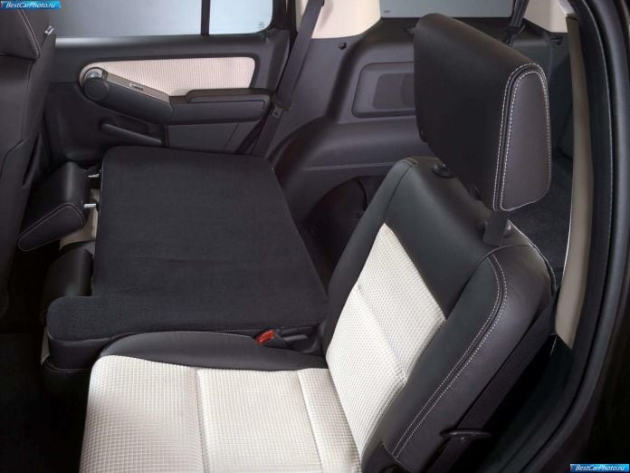2006 Mercury Mountaineer - фотография 12 из 46