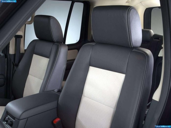 2006 Mercury Mountaineer - фотография 13 из 46