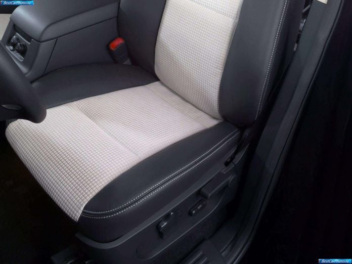 2006 Mercury Mountaineer - фотография 16 из 46