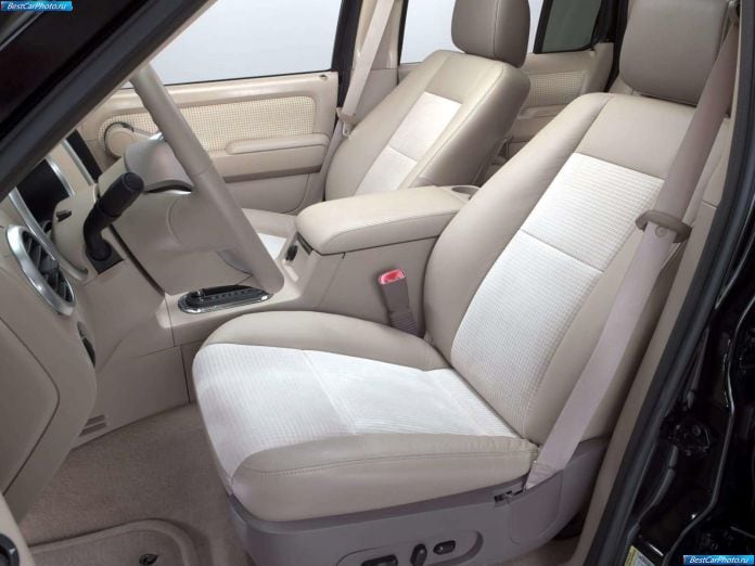 2006 Mercury Mountaineer - фотография 17 из 46