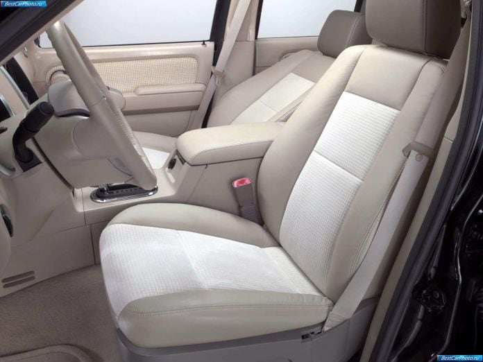 2006 Mercury Mountaineer - фотография 18 из 46